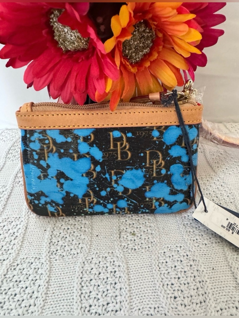 Dooney & Bourke multicolor paint splatter graffiti print coated canvas wristlet - Picture 2 of 3